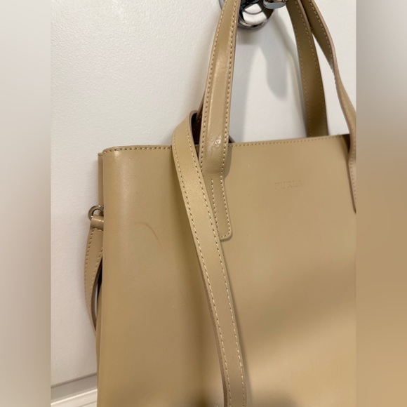 Vintage Furla Leather Tote Bag - Made in Italy - Beige - Genuine Leather - Picture 3 of 16